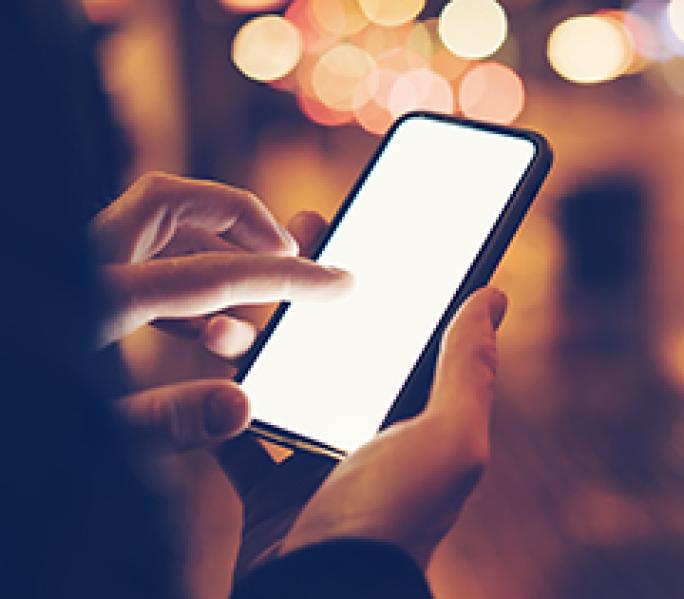 apple phone_website.jpg