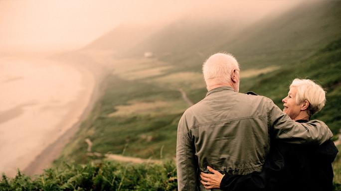 couple looking at sea