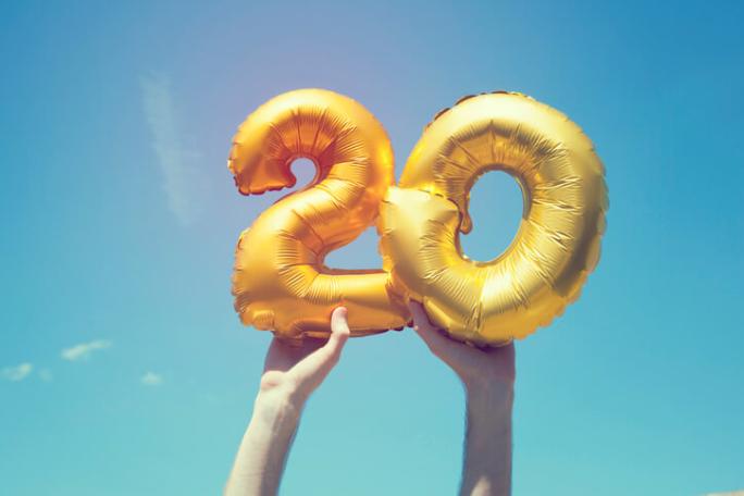 gold number 20 balloon