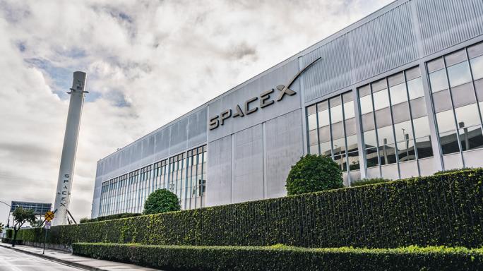 spacex headquarters