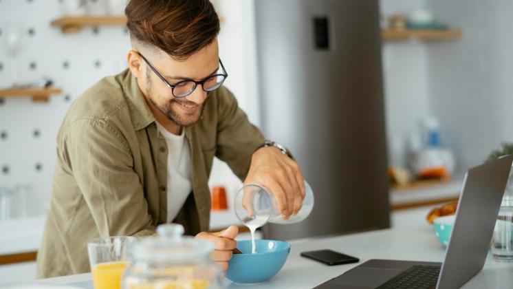 Man eating breakfast