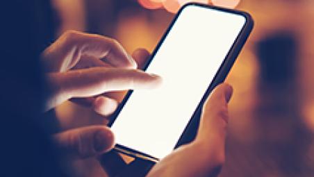 apple phone_website.jpg