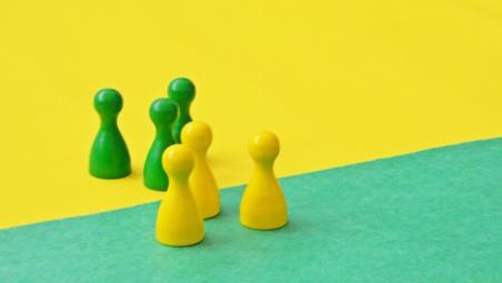 Image showing yellow and green chess pieces