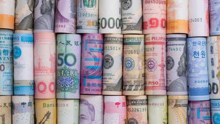 Notes of different currencies