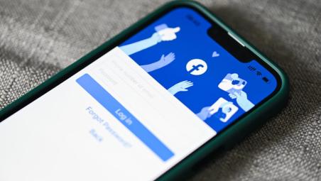 facebook app on phone