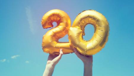 gold number 20 balloon